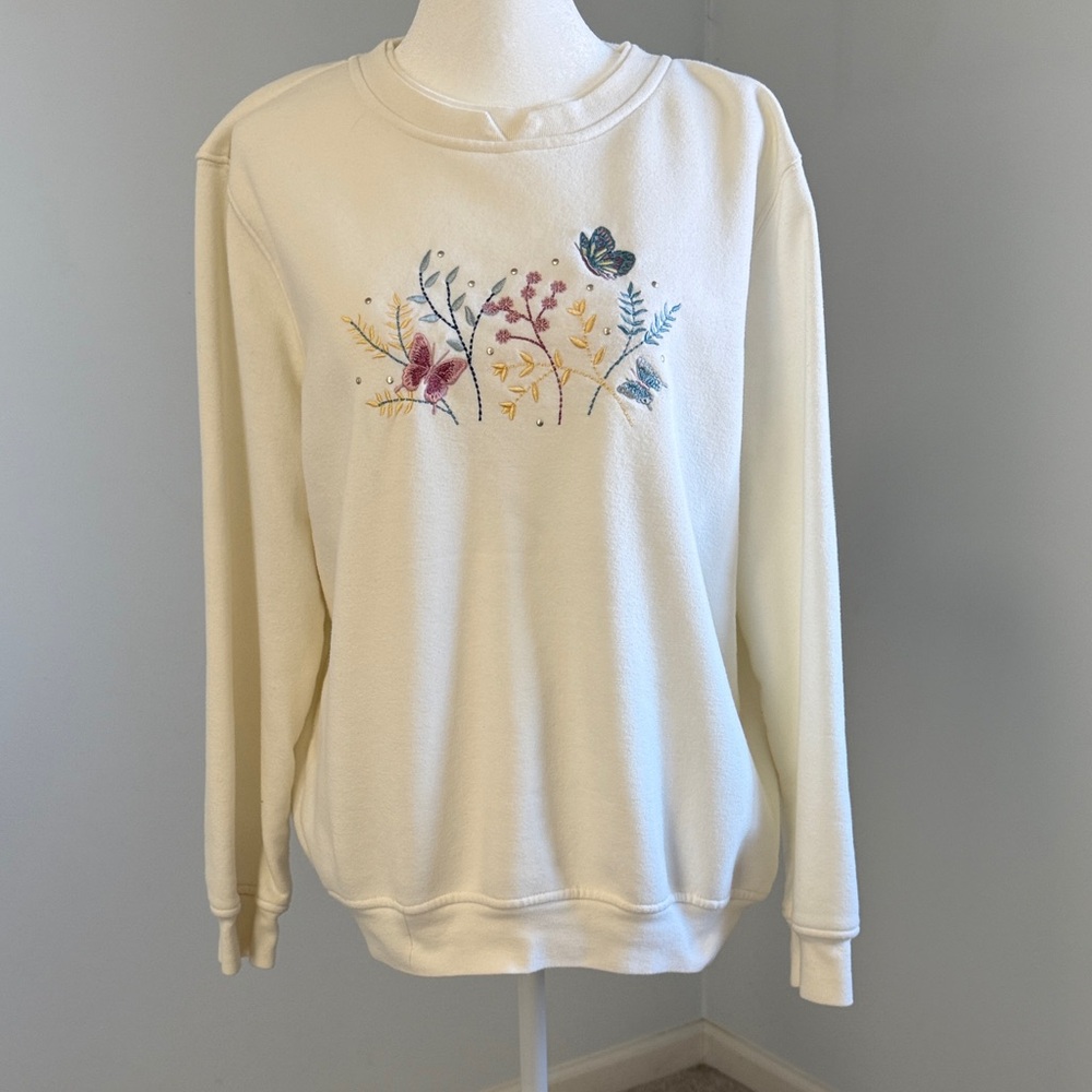 Hastings & Smith Floral Embroidered Cream Sweatshirt SZMedium